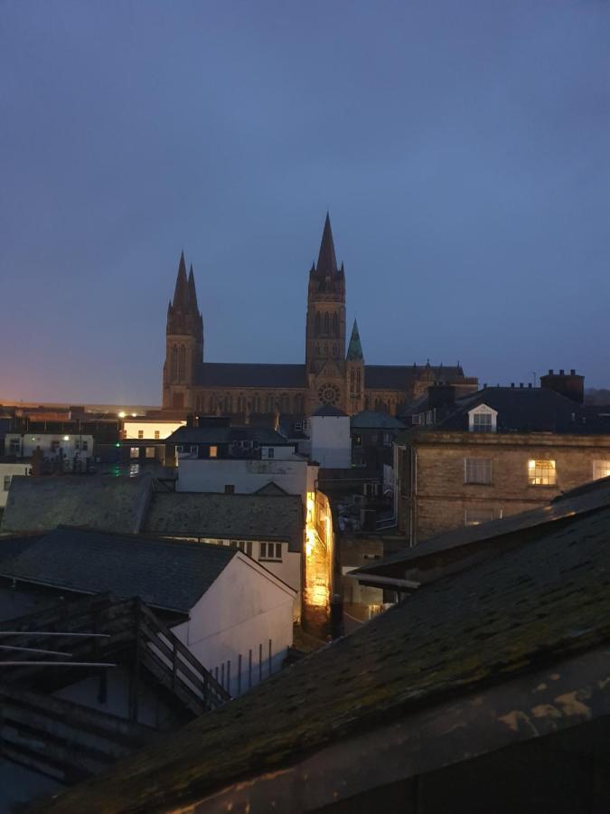 The Taylor Suite - Stunning 2-Ensuite Beds, Cathedral View Roof Garden Truro Exterior foto